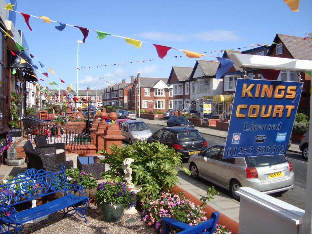 Kings Court Families & Couples Bed and Breakfast Μπλάκπουλ Εξωτερικό φωτογραφία