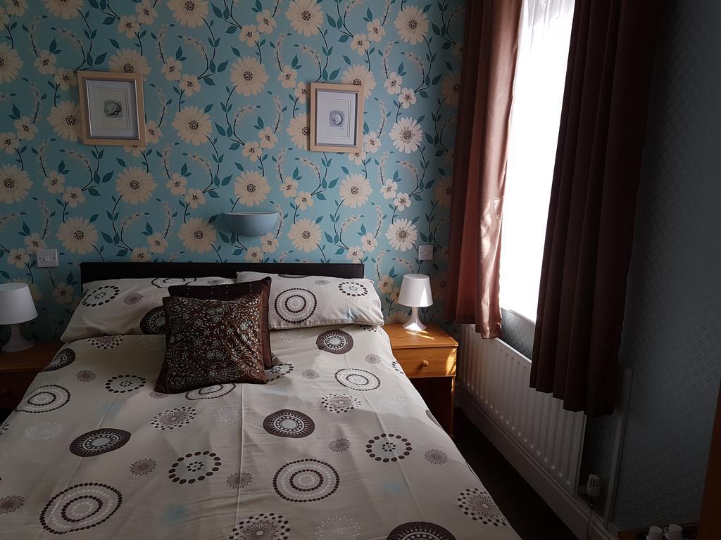 Kings Court Families & Couples Bed and Breakfast Μπλάκπουλ Εξωτερικό φωτογραφία