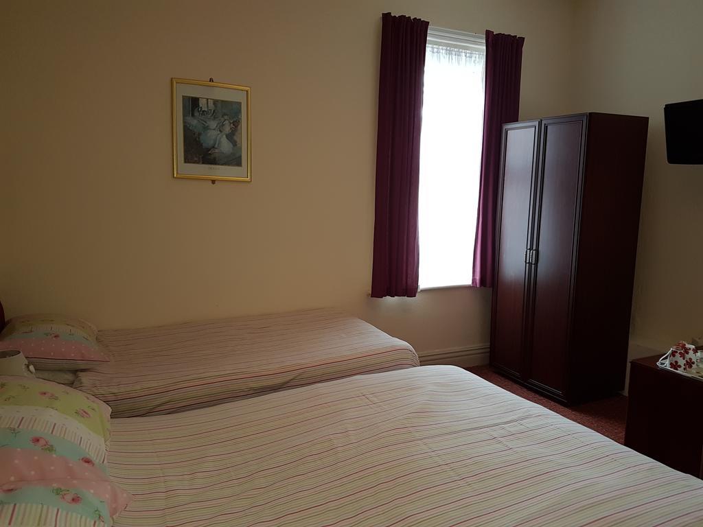 Kings Court Families & Couples Bed and Breakfast Μπλάκπουλ Εξωτερικό φωτογραφία