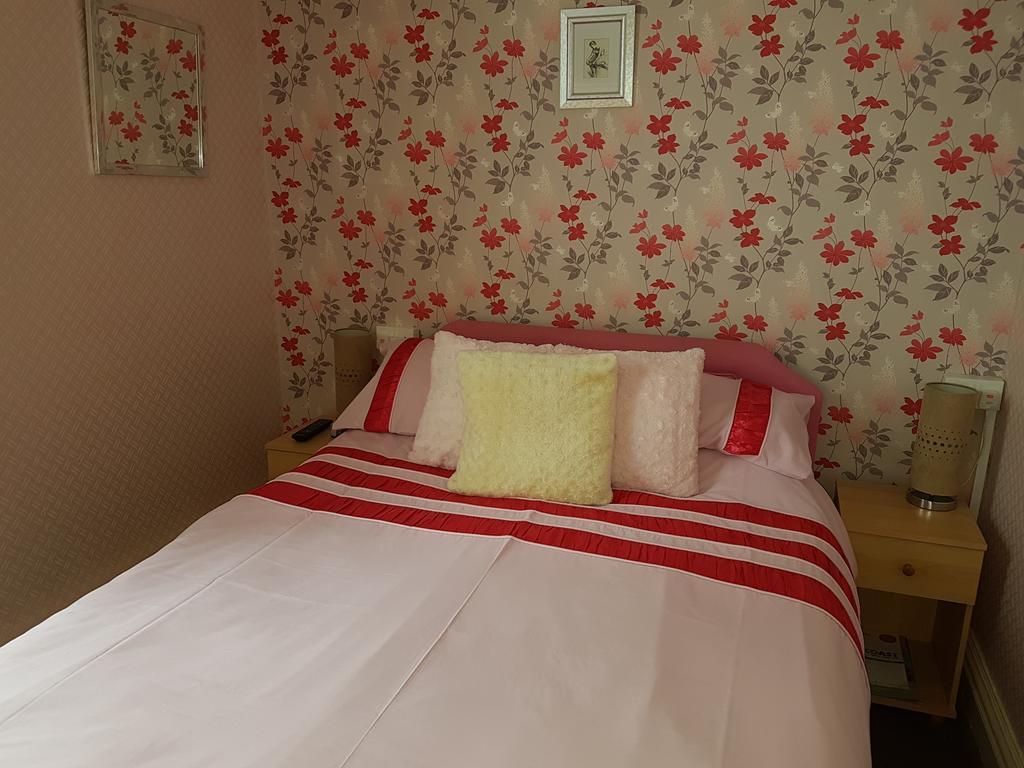 Kings Court Families & Couples Bed and Breakfast Μπλάκπουλ Εξωτερικό φωτογραφία