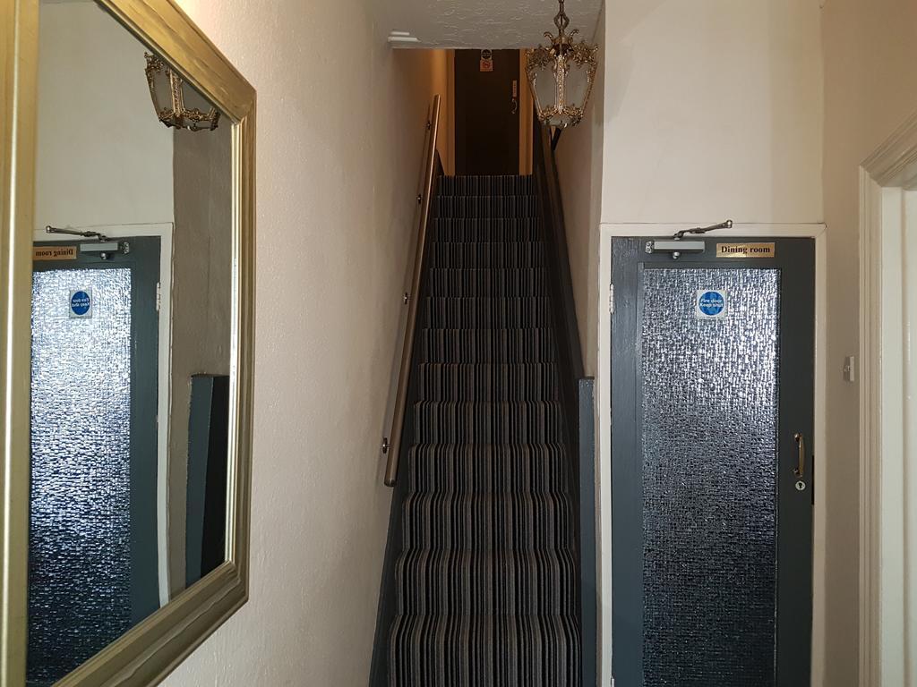 Kings Court Families & Couples Bed and Breakfast Μπλάκπουλ Εξωτερικό φωτογραφία
