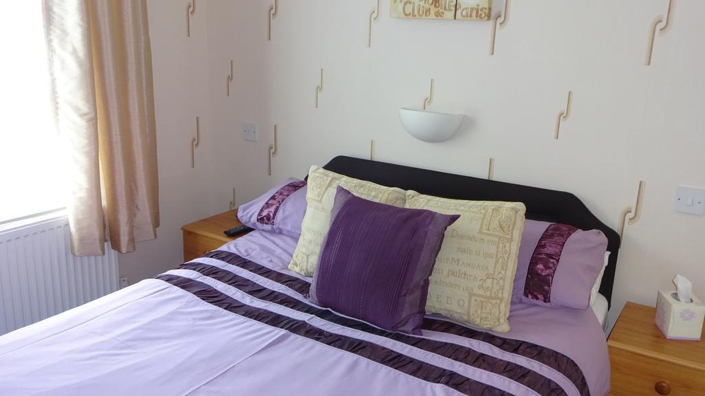 Kings Court Families & Couples Bed and Breakfast Μπλάκπουλ Εξωτερικό φωτογραφία