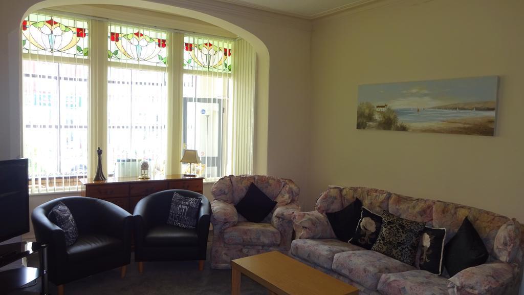 Kings Court Families & Couples Bed and Breakfast Μπλάκπουλ Εξωτερικό φωτογραφία