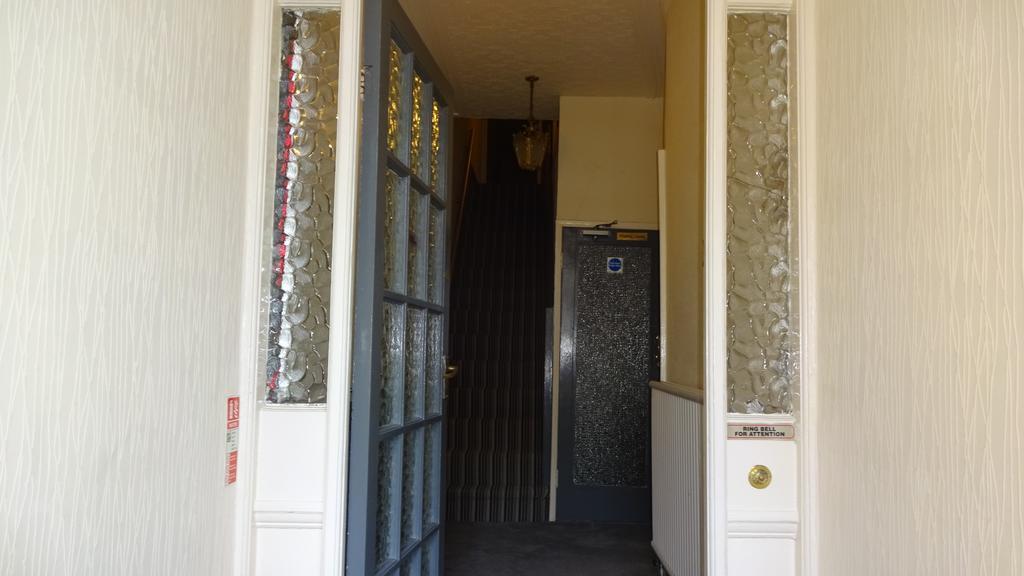 Kings Court Families & Couples Bed and Breakfast Μπλάκπουλ Εξωτερικό φωτογραφία