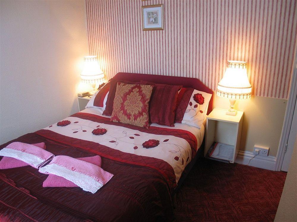 Kings Court Families & Couples Bed and Breakfast Μπλάκπουλ Εξωτερικό φωτογραφία
