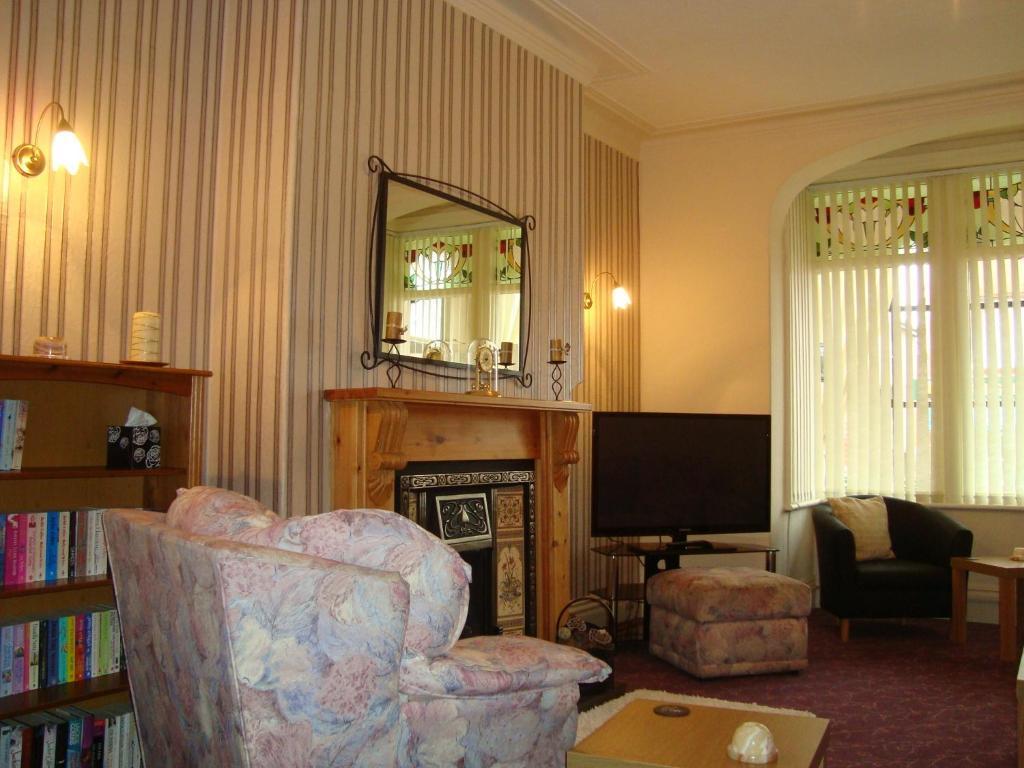 Kings Court Families & Couples Bed and Breakfast Μπλάκπουλ Εξωτερικό φωτογραφία