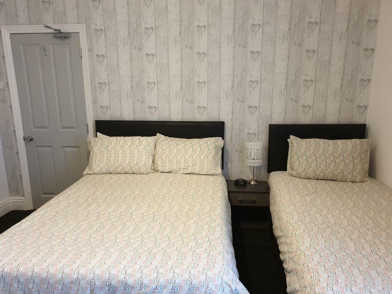 Kings Court Families & Couples Bed and Breakfast Μπλάκπουλ Εξωτερικό φωτογραφία